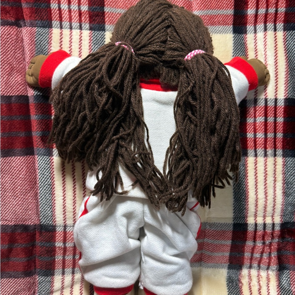 Vintage 1982 Cabbage Patch Kid with Wisconsin Outfit - Picture 2 of 2